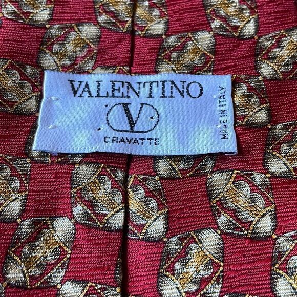 Vintage Valentino Silk Tie in Crimson Made In Italy/ excellent - Picture 3 of 5
